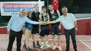 SOKAK BASKETBOLU ŞAMPİYONLARI ÖDÜLLERİNİ ALDI