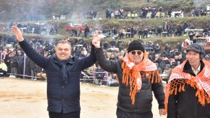 BU ŞEHİRDE HEP BİRLİKTE EL ELE, BİRLİKTE MUTLUYUZ