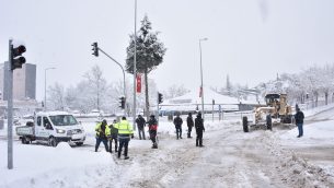 KAR YAĞIŞINA KARŞI MÜCADELEMİZ ARALIKSIZ DEVAM EDİYOR