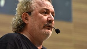 CANLI MÜZİKLİ TEK KİŞİLİK GÜLDÜR “İTİRAZ EDİYORUM”