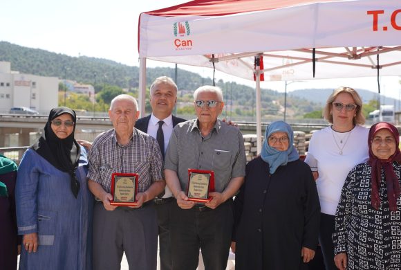 BİR YASTIKTA YARIM ASIR